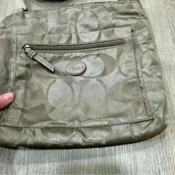 Coach Authentic Signature Getaway Nylon Adjustable Crossbody Bag Purse Grey - Picture 2 of 6